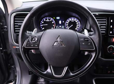 Mitsubishi - Outlander