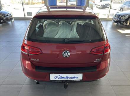 Volkswagen - Golf