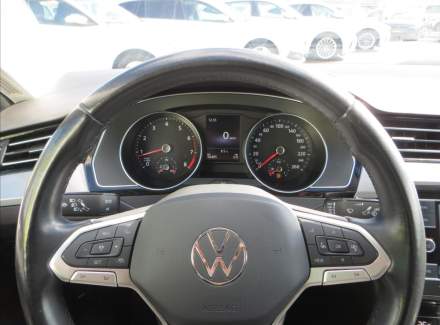 Volkswagen - Passat