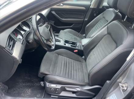 Volkswagen - Passat