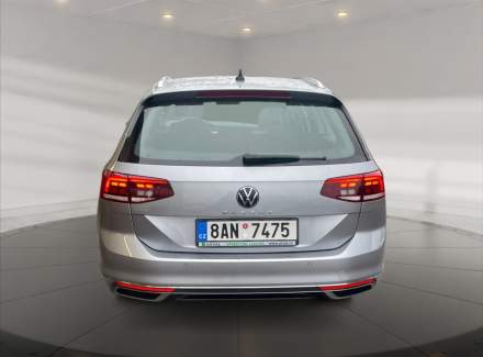 Volkswagen - Passat