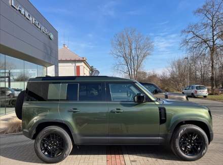 Land Rover - Defender