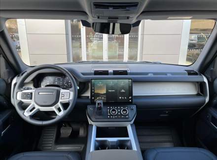 Land Rover - Defender