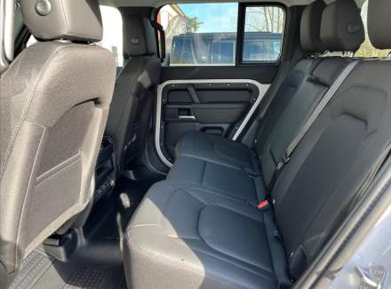 Land Rover - Defender