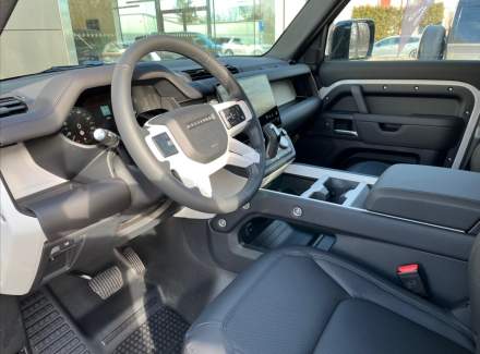 Land Rover - Defender