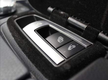 Mercedes-Benz - E-class