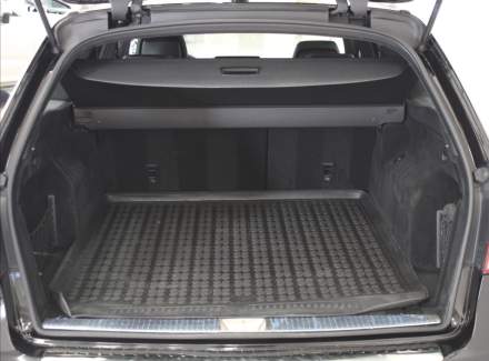 Mercedes-Benz - E-class