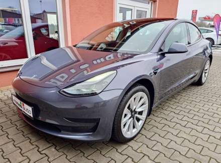 Tesla - Model 3