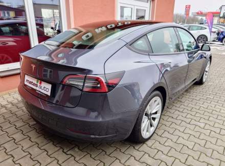 Tesla - Model 3