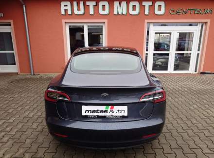 Tesla - Model 3