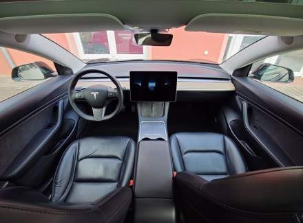 Tesla - Model 3