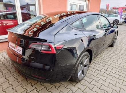 Tesla - Model 3