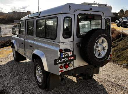 Land Rover - Defender