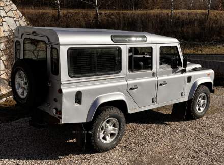 Land Rover - Defender