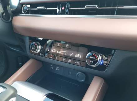 Mitsubishi - Outlander