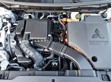 Mitsubishi - Outlander