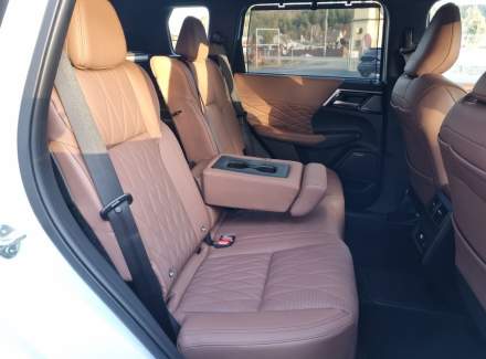 Mitsubishi - Outlander