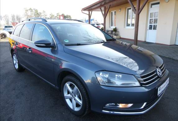 Volkswagen - Passat
