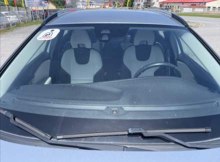 Volvo - V40