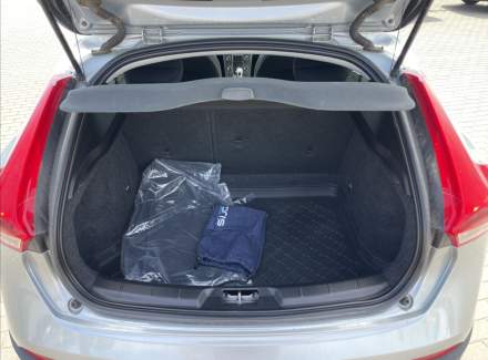 Volvo - V40