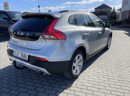 Volvo - V40