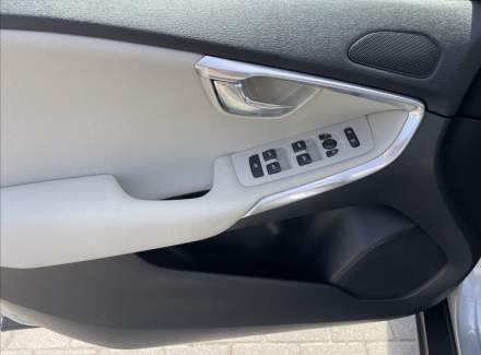 Volvo - V40