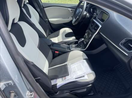 Volvo - V40