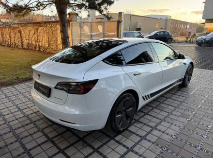 Tesla - Model 3