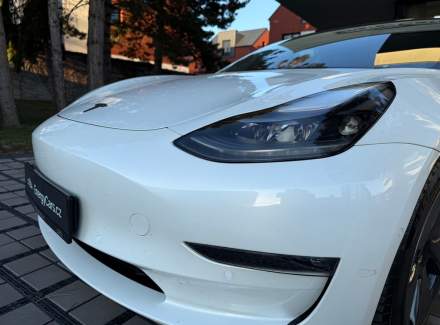 Tesla - Model 3