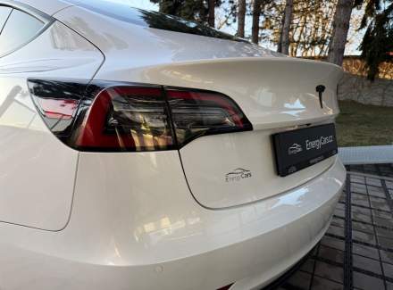 Tesla - Model 3