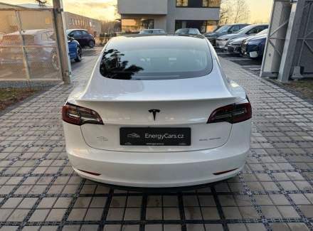 Tesla - Model 3