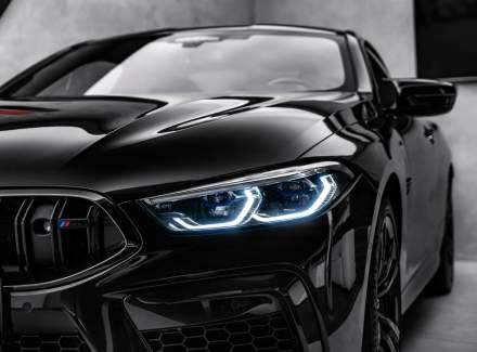 BMW - M8