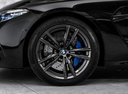 BMW - M8