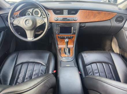 Mercedes-Benz - CLS