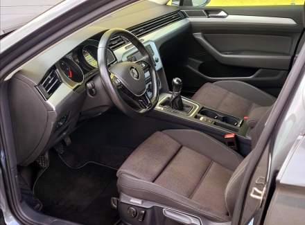 Volkswagen - Passat
