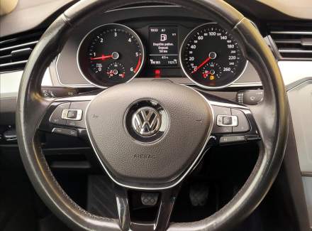 Volkswagen - Passat