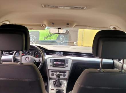 Volkswagen - Passat