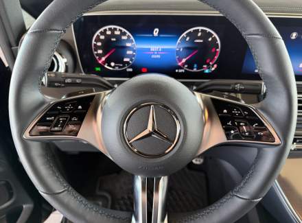 Mercedes-Benz - V-class