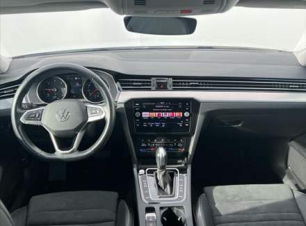 Volkswagen - Passat