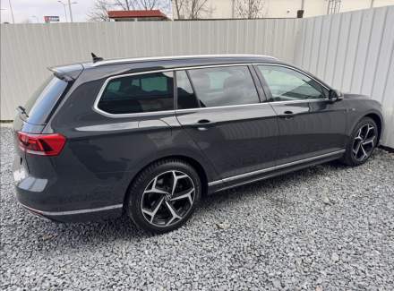 Volkswagen - Passat