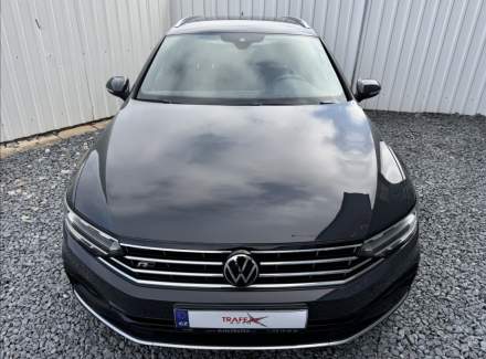 Volkswagen - Passat