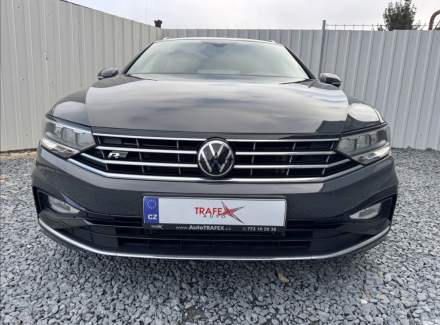 Volkswagen - Passat