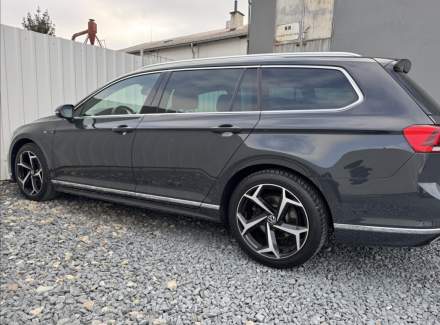 Volkswagen - Passat