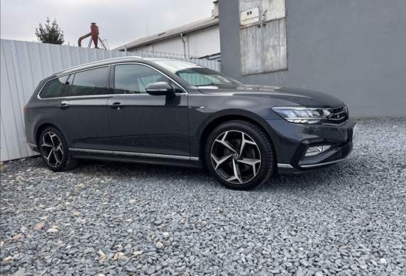 Volkswagen - Passat