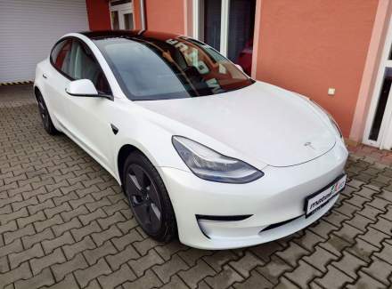Tesla - Model 3