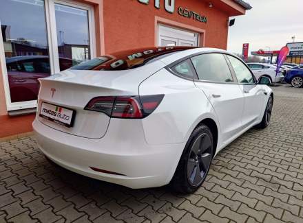 Tesla - Model 3