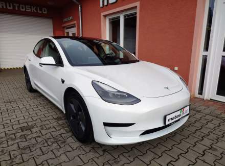 Tesla - Model 3