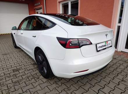Tesla - Model 3