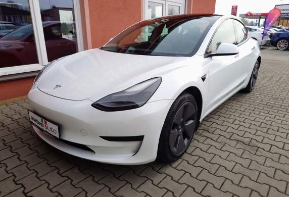 Tesla - Model 3