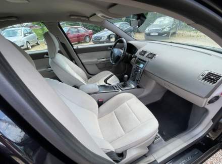 Volvo - S40
